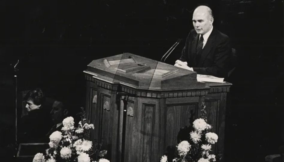 Dallin H. Oaks 